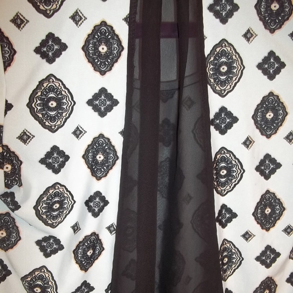 Geometric 3/4 Sleeve Form Fitting Shirt Size Small - Picture 4 of 6